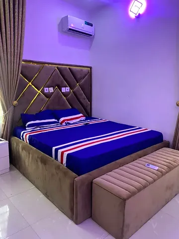 Bedding & curtains